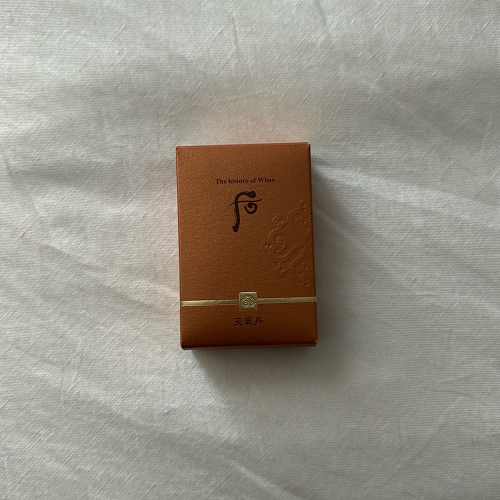 The History of Whoo kabuki brush